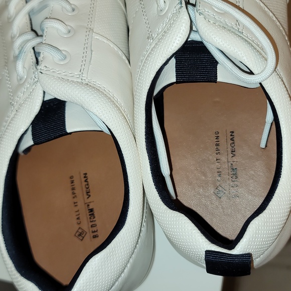 sz 9.5 vegan white shoes - Picture 6 of 6